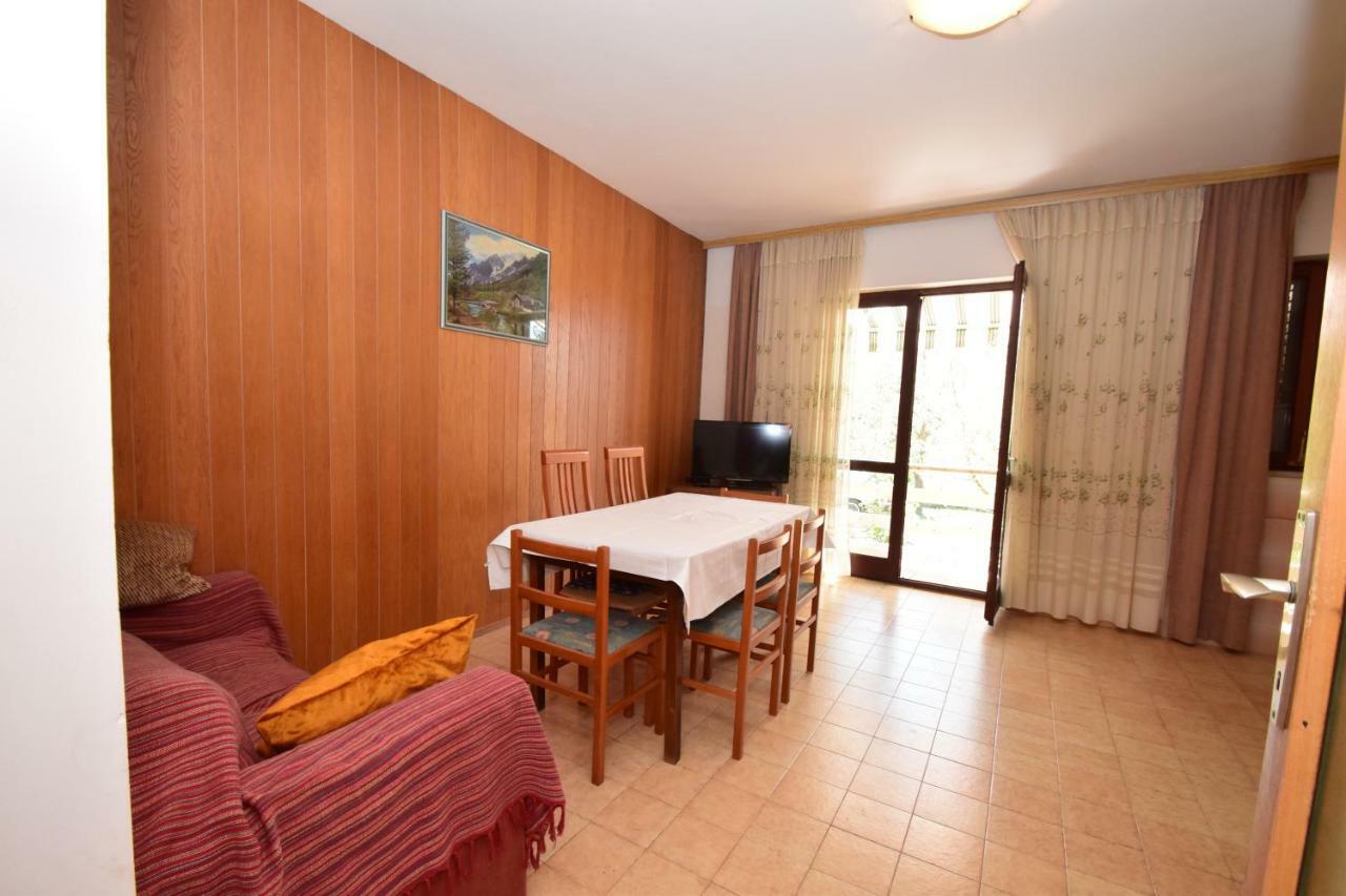 Apartments Ivan Starigrad Paklenica Bagian luar foto