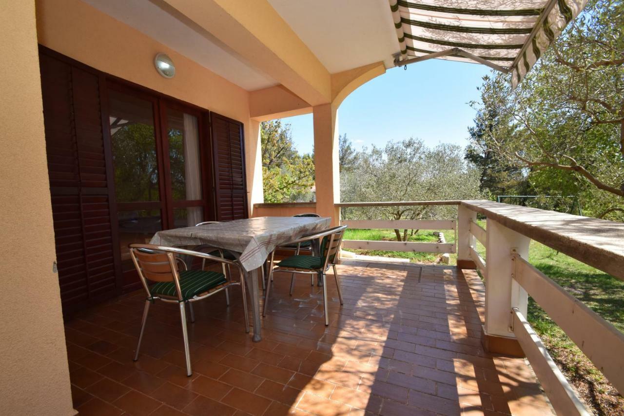 Apartments Ivan Starigrad Paklenica Bagian luar foto