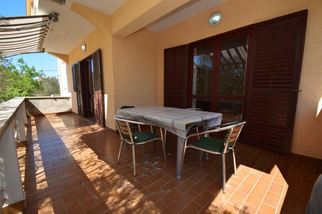 Apartments Ivan Starigrad Paklenica Bagian luar foto