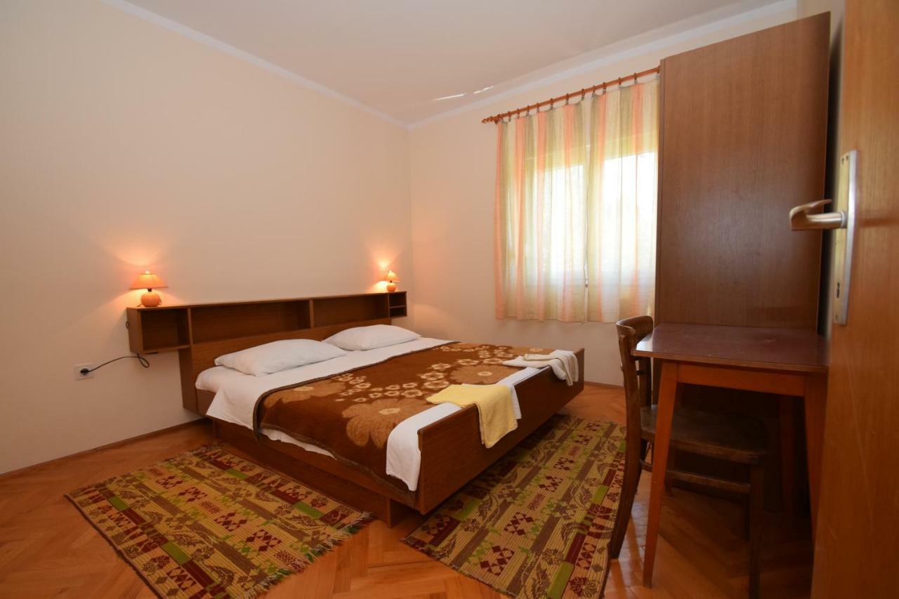 Apartments Ivan Starigrad Paklenica Bagian luar foto