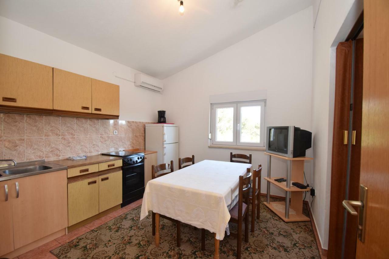 Apartments Ivan Starigrad Paklenica Bagian luar foto