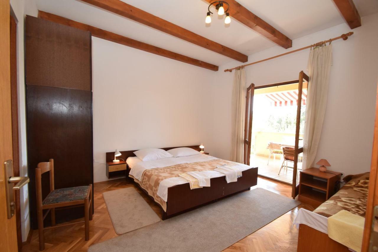 Apartments Ivan Starigrad Paklenica Bagian luar foto
