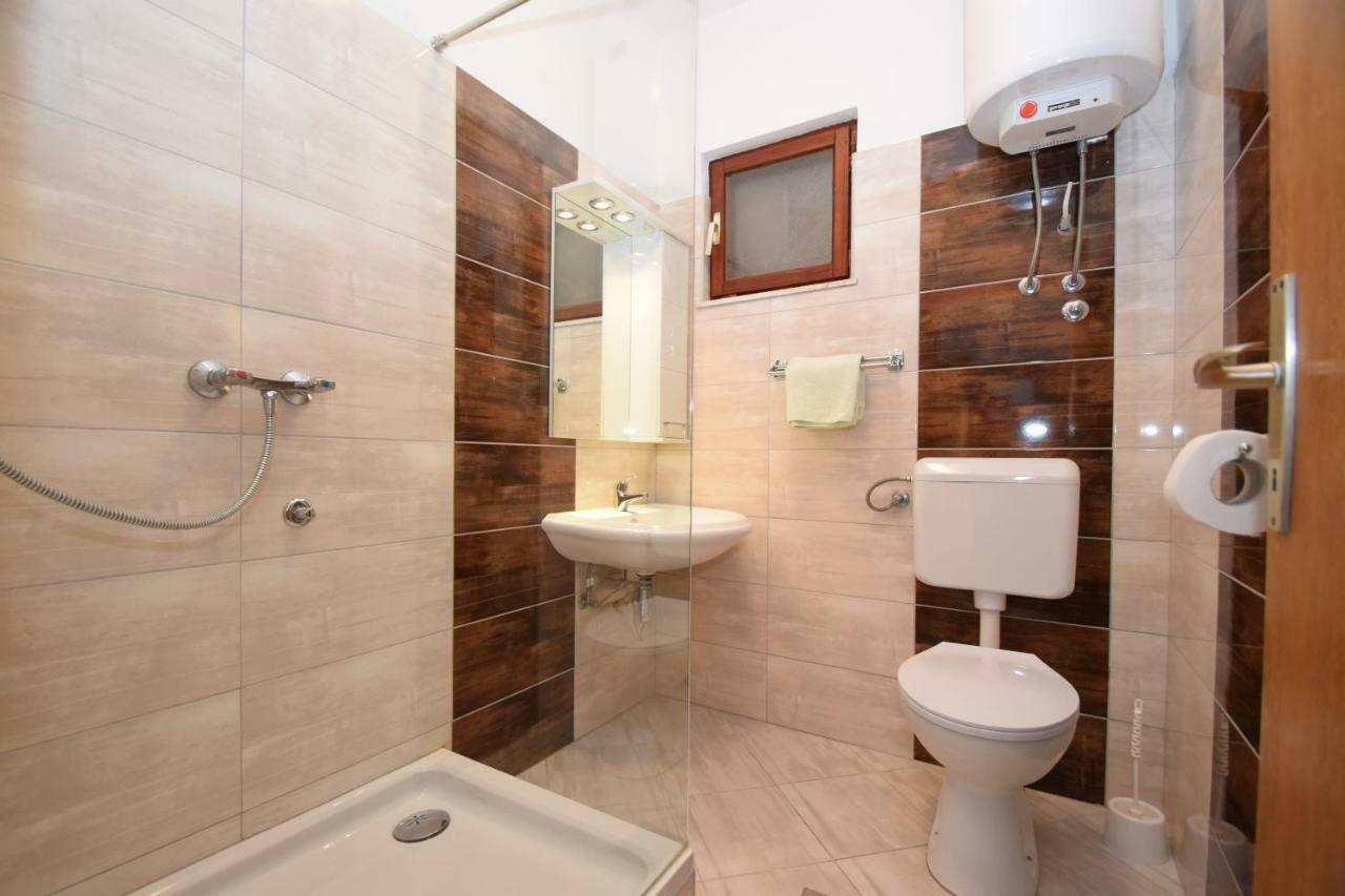 Apartments Ivan Starigrad Paklenica Bagian luar foto
