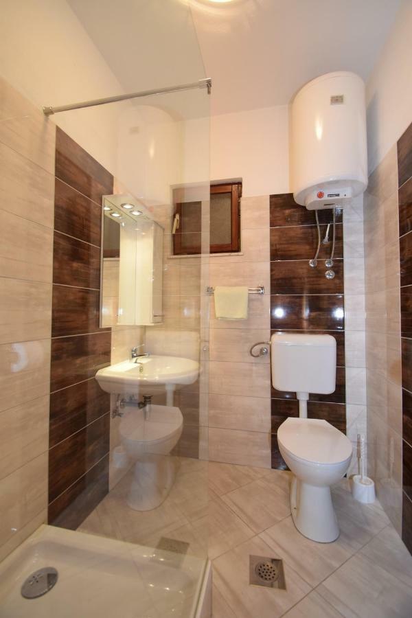 Apartments Ivan Starigrad Paklenica Bagian luar foto