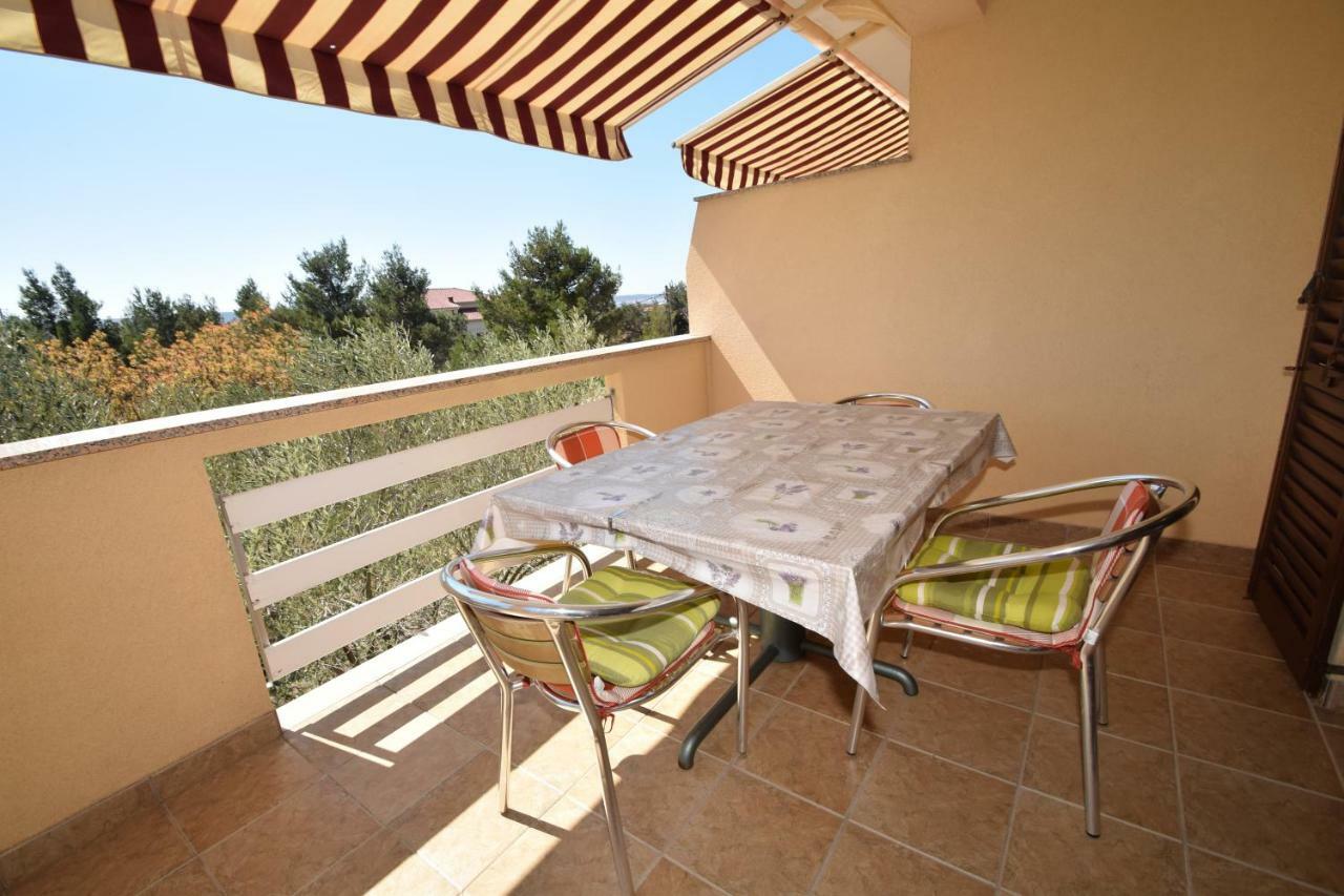 Apartments Ivan Starigrad Paklenica Bagian luar foto