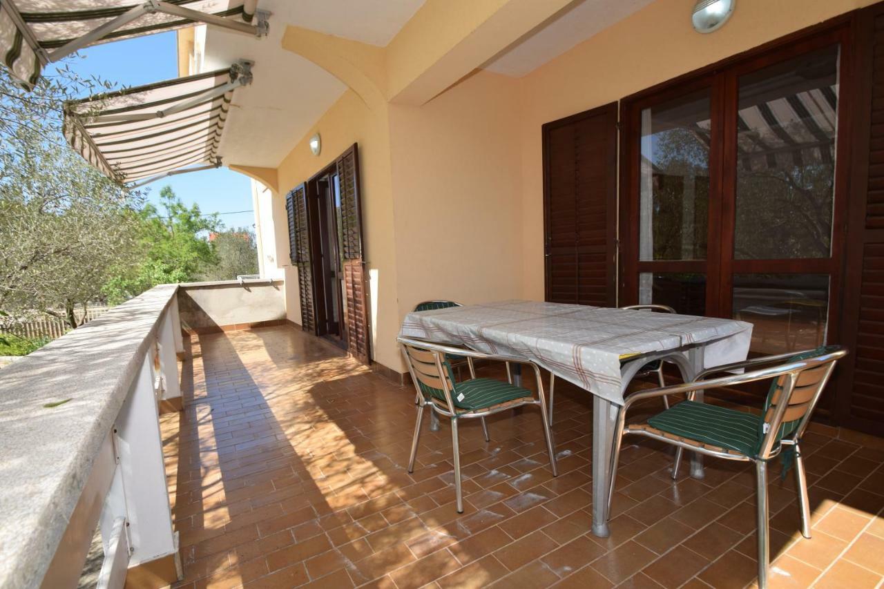 Apartments Ivan Starigrad Paklenica Bagian luar foto