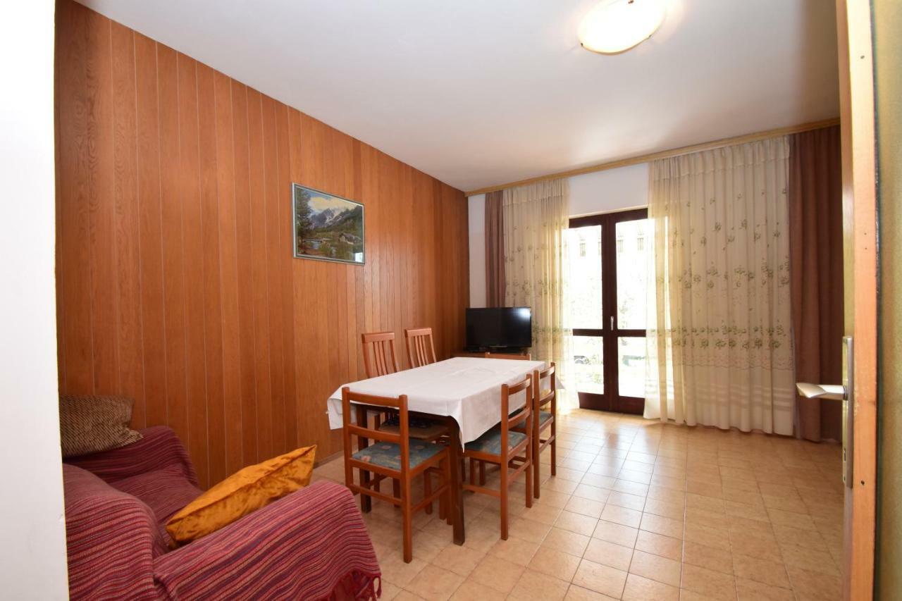 Apartments Ivan Starigrad Paklenica Bagian luar foto