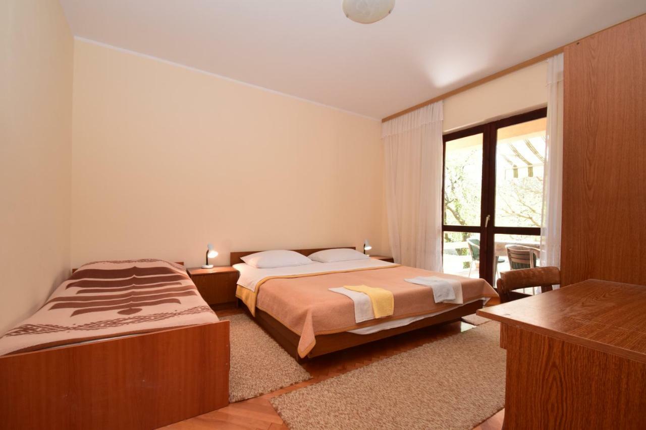 Apartments Ivan Starigrad Paklenica Bagian luar foto