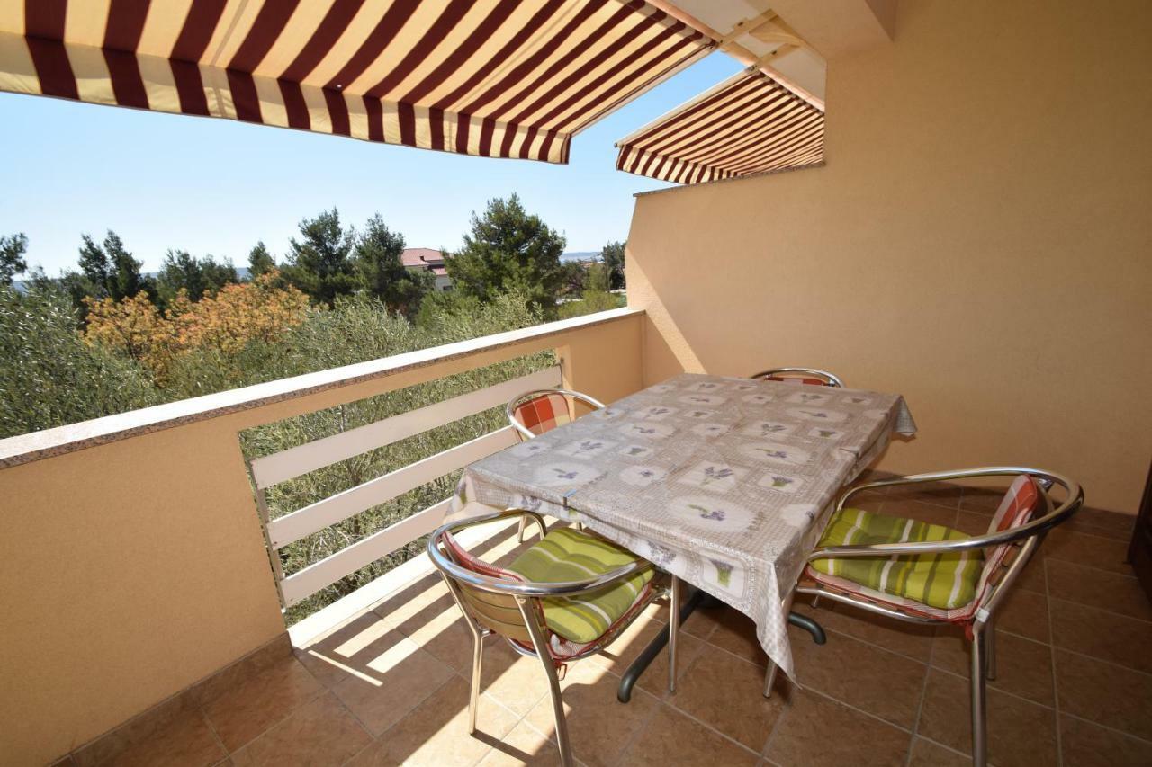 Apartments Ivan Starigrad Paklenica Bagian luar foto