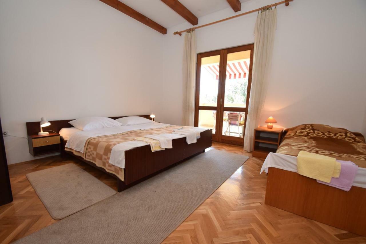 Apartments Ivan Starigrad Paklenica Bagian luar foto